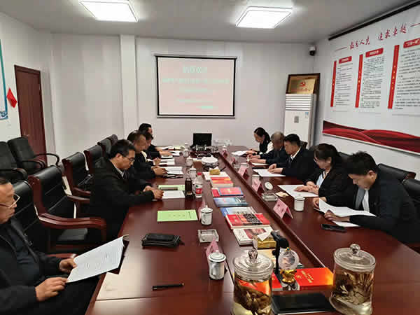 新闻=新疆生产建设兵团第一师八团杨政委一行莅临我司指导工作01.jpg